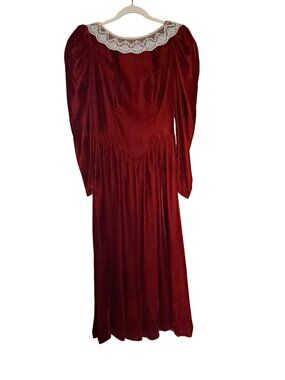 Vintage Red Velvet Long Sleeve Dress Lace Collar Gathered Waist Full Skirt Sz 8